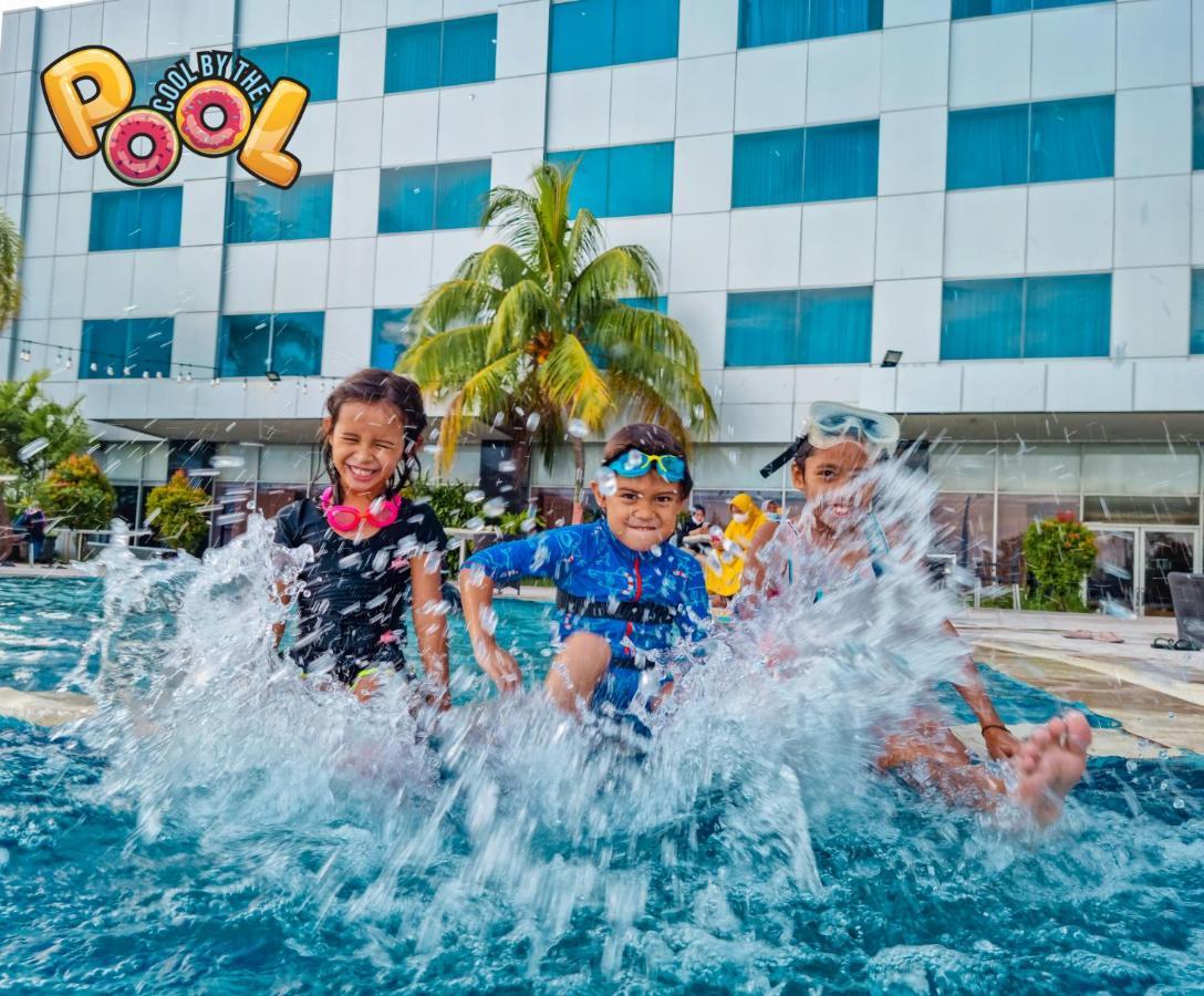 Novotel Balikpapan מראה חיצוני תמונה